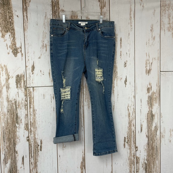 K. Jordan Underlay Distressed Jean Capri Pants, Size 12. Excellent condition! - Picture 2 of 6